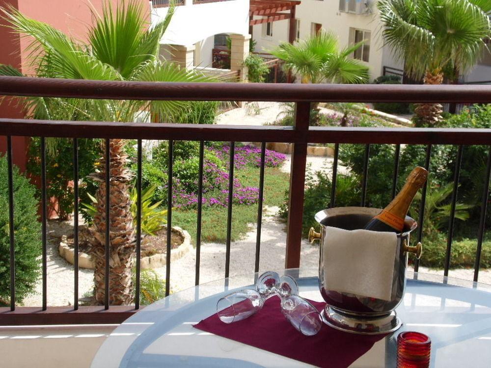 Adriana Holiday Resort Пафос Экстерьер фото