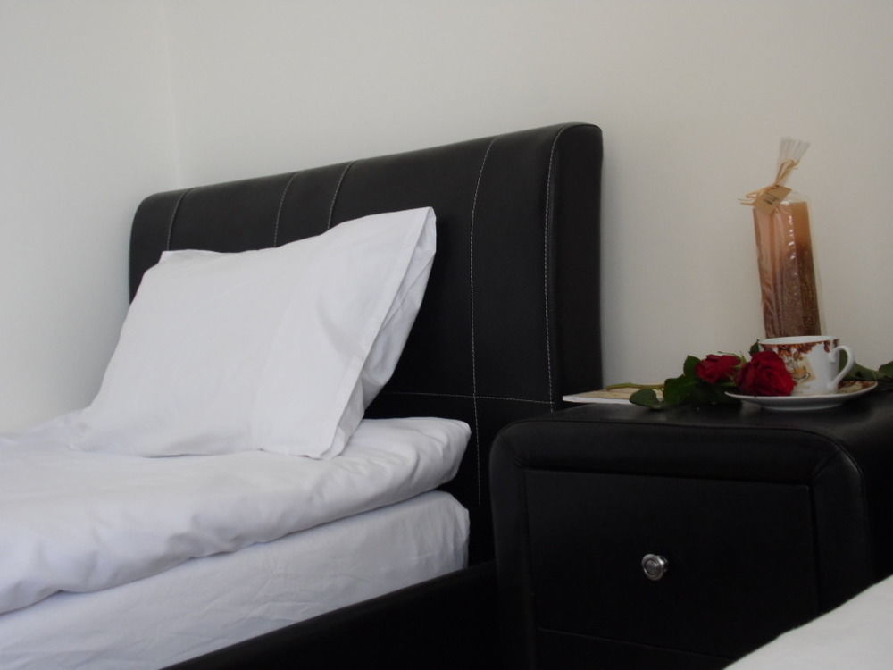 Adriana Holiday Resort Пафос Экстерьер фото